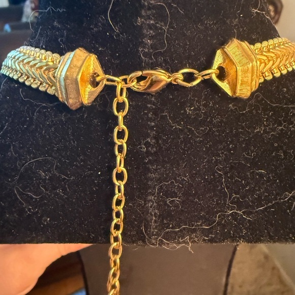 JBK Jacqueline Kennedy Gold Tone Multi-Stone Necklace - Picture 4 of 4